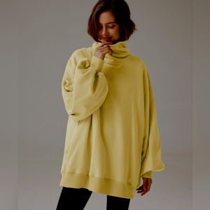 NWT Whisper Oversized Turtleneck Sweatshirt (Yellow) - LIT Activewear